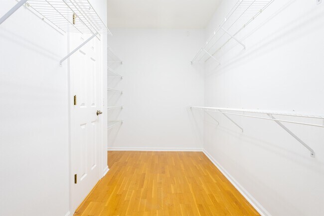 Building Photo - 4485 Turnberry Pl