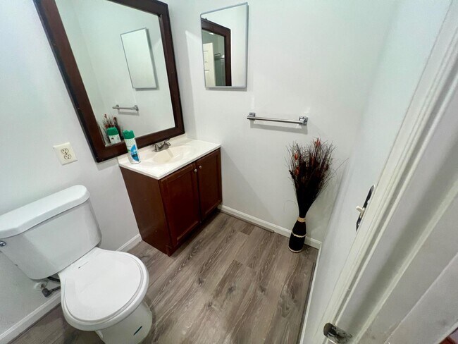 Building Photo - 16851 Toms River Loop