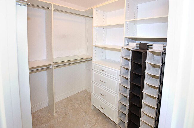 Building Photo - Vero Beach Rentals. Vero Beach Rent, LLC and Property Management Company