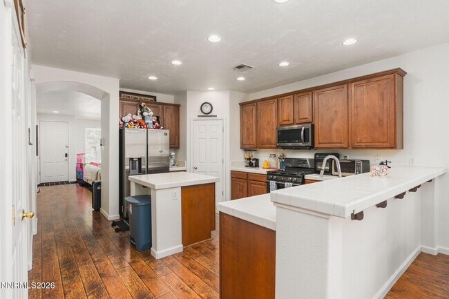 Building Photo - 6960 Rioja Ct