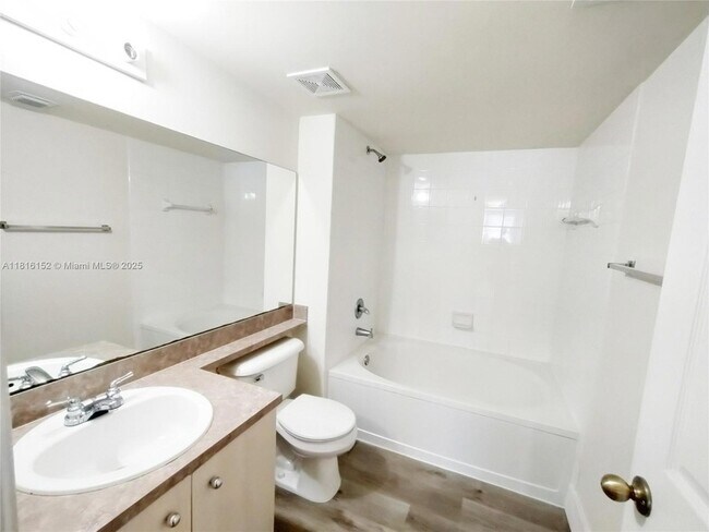 Building Photo - 711 SW 111th Way
