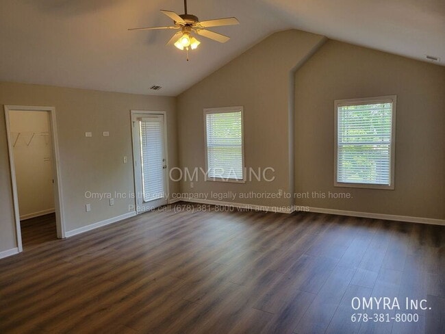 Building Photo - Gorgeous Home in Quiet Neighborhood with Swimming Pool in Fairburn!