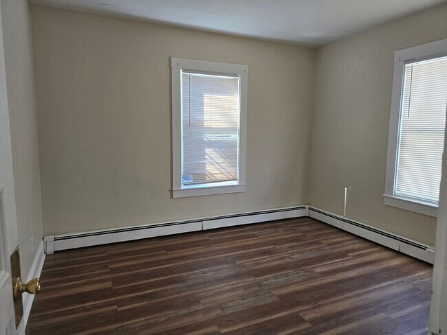 Building Photo - 349 Hollis St