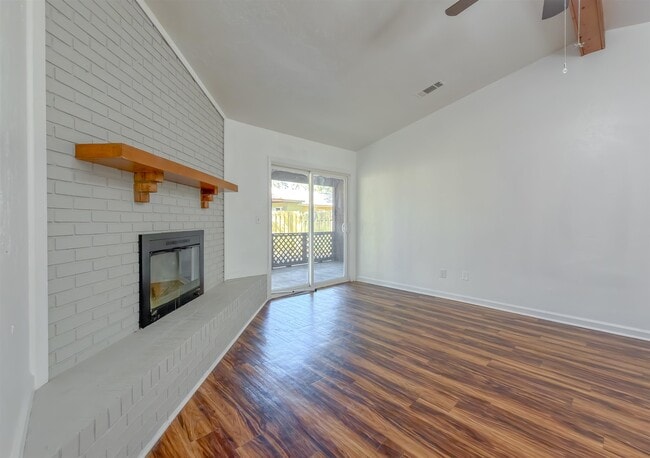 Building Photo - 3022 Homewood Pl