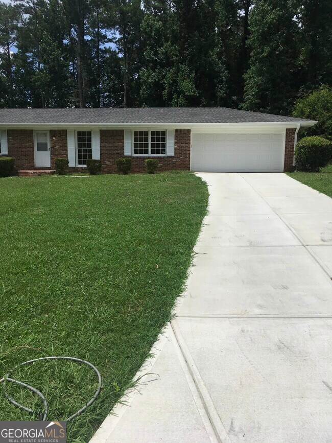 Building Photo - 5496 Joeclay Dr