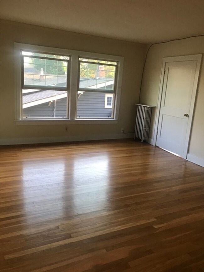 Interior Photo - Loch Kelden