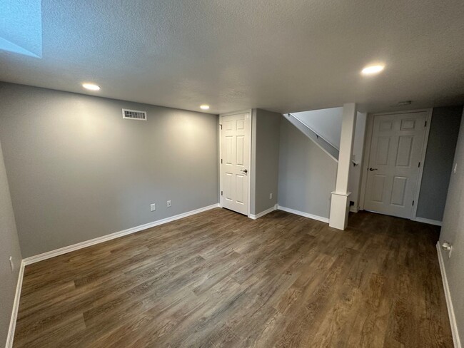 Building Photo - **PENDING** Perfect 4 Bed 2 Bath w/ Finish...