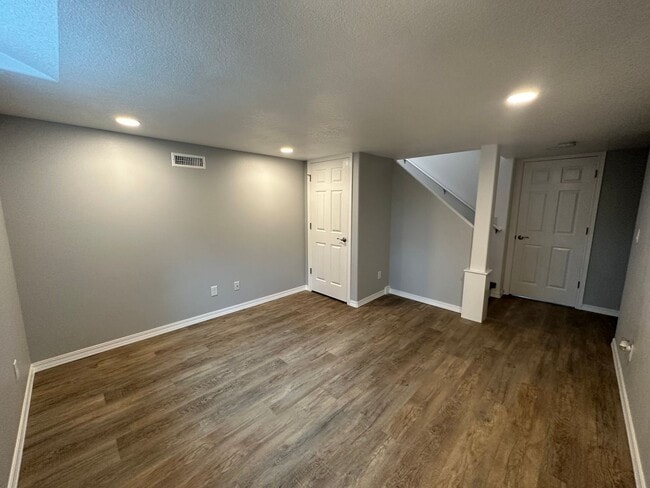 Building Photo - Perfect 4 Bed 2 Bath w/ Finished Basement ...