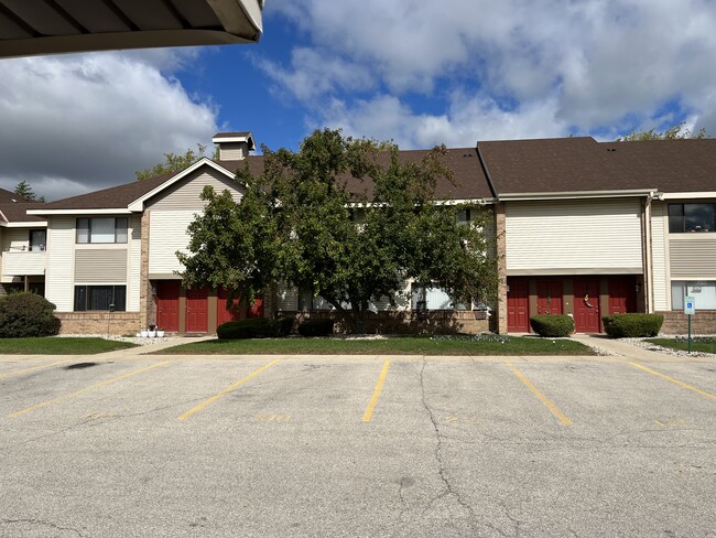 Primary Photo - Oak Terrace Apartments