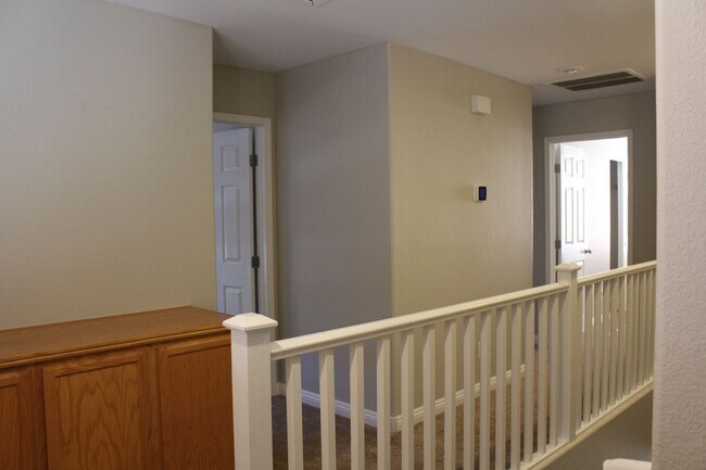 Building Photo - BEAUTIFUL 4 BEDROOM HOME WITH A POOL!