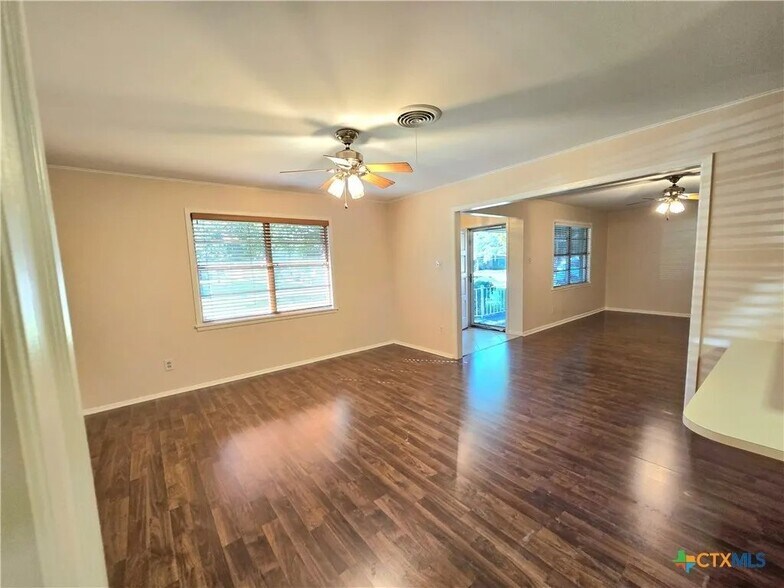Building Photo - 2206 S 45th St