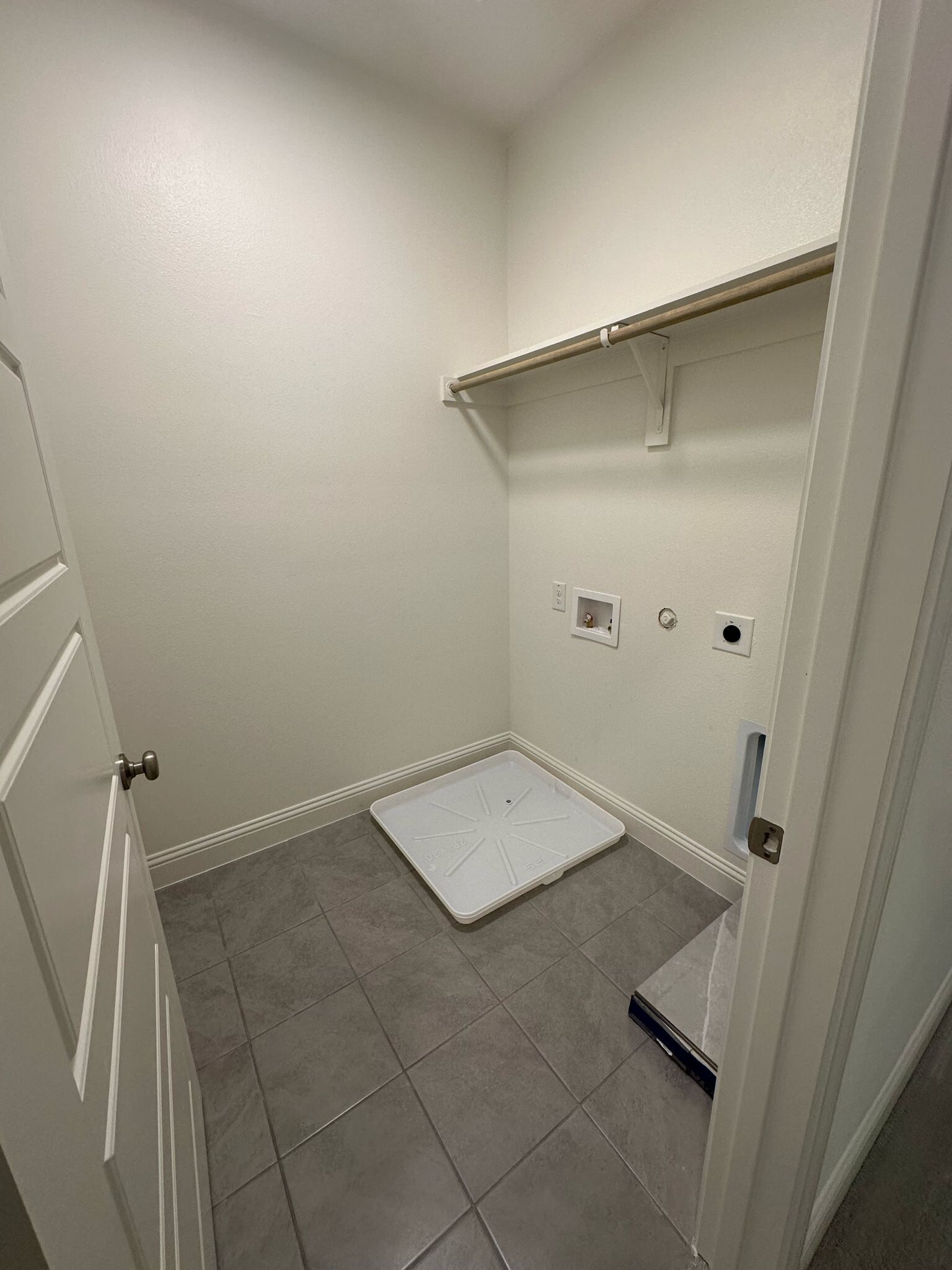 2nd floor utility room to include washer/dryer - 3429 Vista Highlands Ln