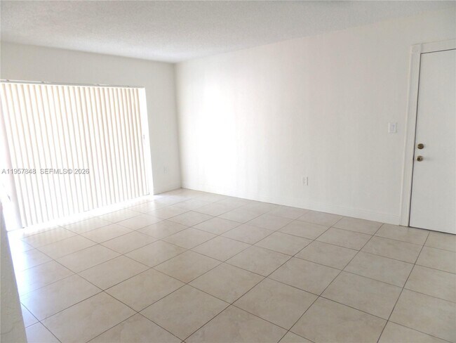 Building Photo - 7225 Miami Lakes Dr