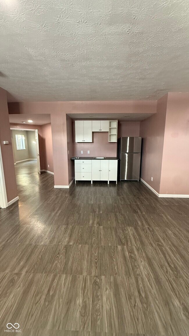 Building Photo - 6923 Bryant Pl