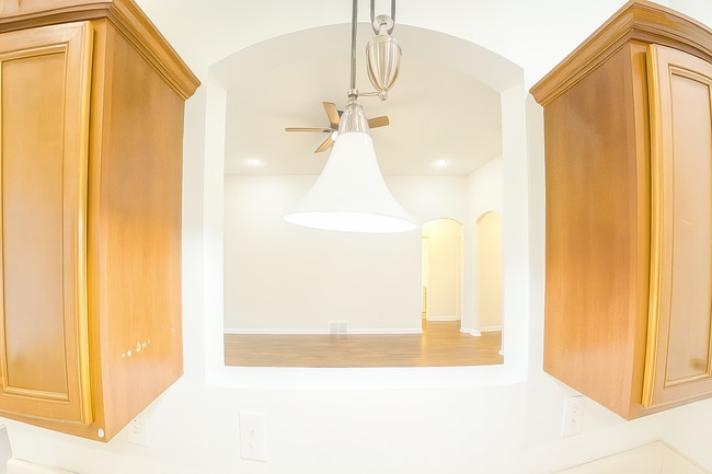 Building Photo - 135 Clear Springs Dr