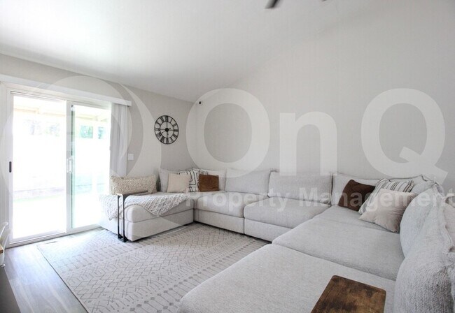 Building Photo - 6335 E Brown Rd