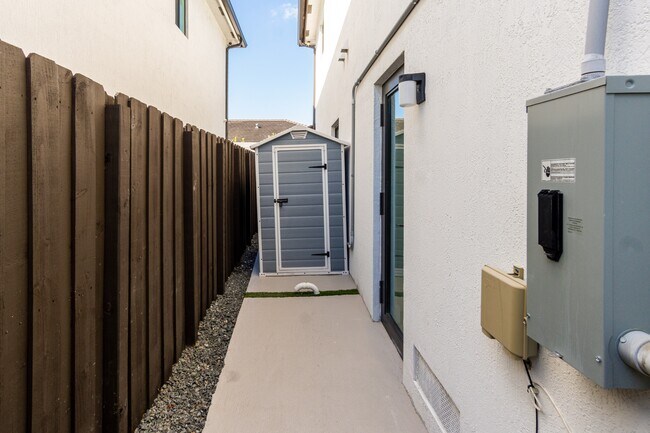 Building Photo - 2030 SW 145th Ave