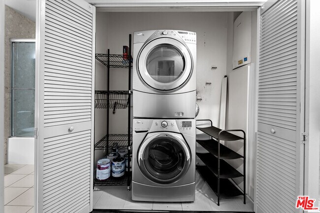 Building Photo - 12920 W Runway Rd