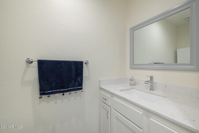 Building Photo - 28801 Conejo View Dr
