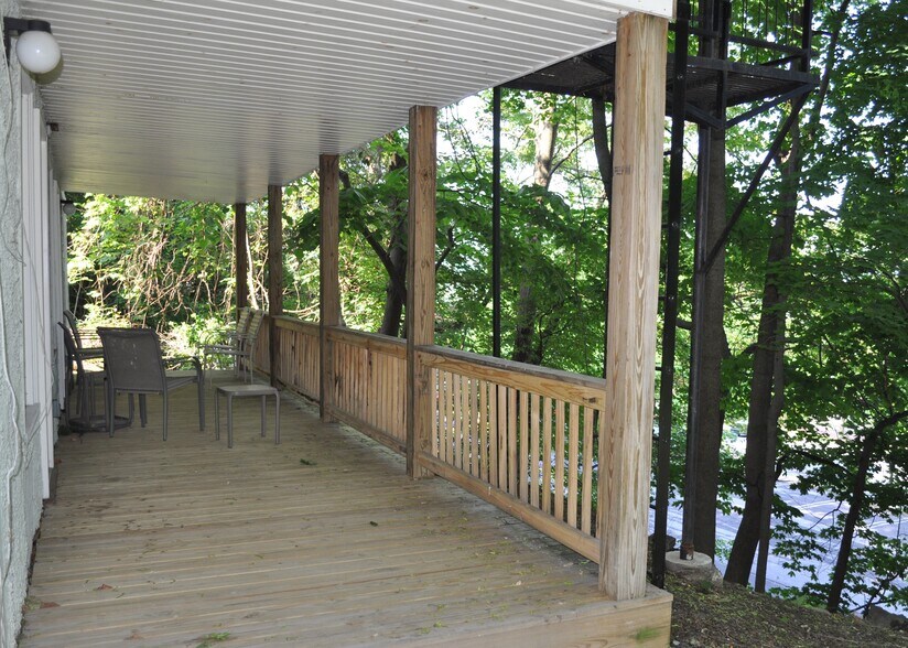 Building Photo - 112 Highland Pl