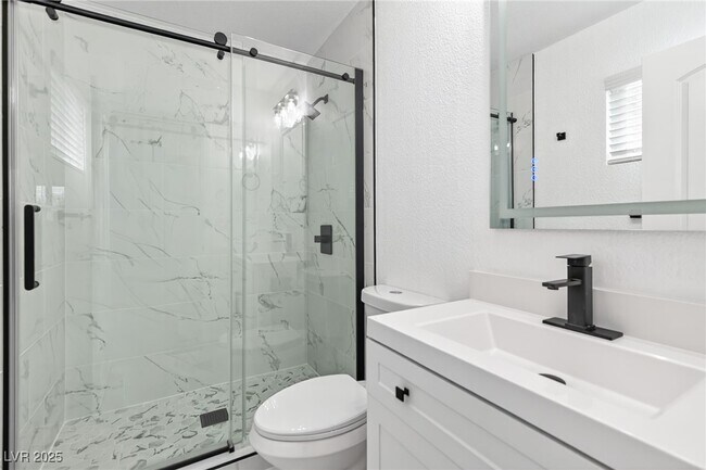 Building Photo - 405 Scenic Dr