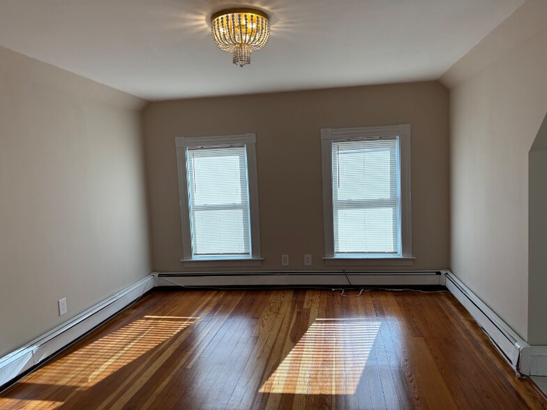 Building Photo - 251 Washington St