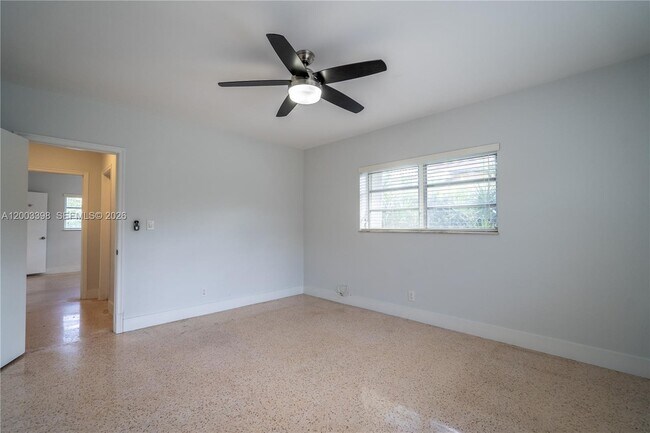 Building Photo - 475 S Shore Dr