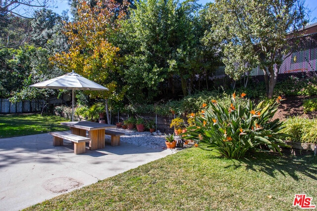 Building Photo - 7561 Lolina Ln