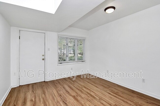 Building Photo - 5022 Furman Pl