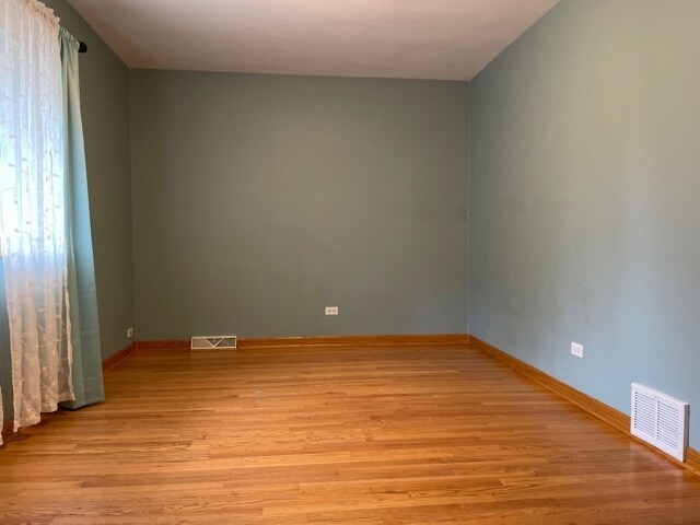 Building Photo - 720 N Broadway Ave