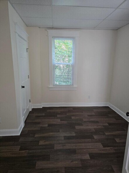 Main floor bedroom - 1412 Lane Blvd