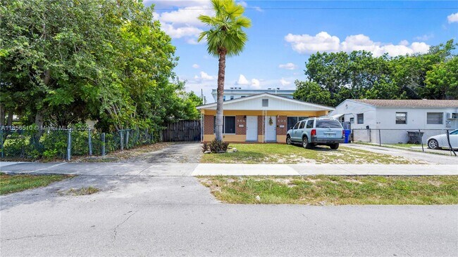 Primary Photo - 806 N 24th Ave