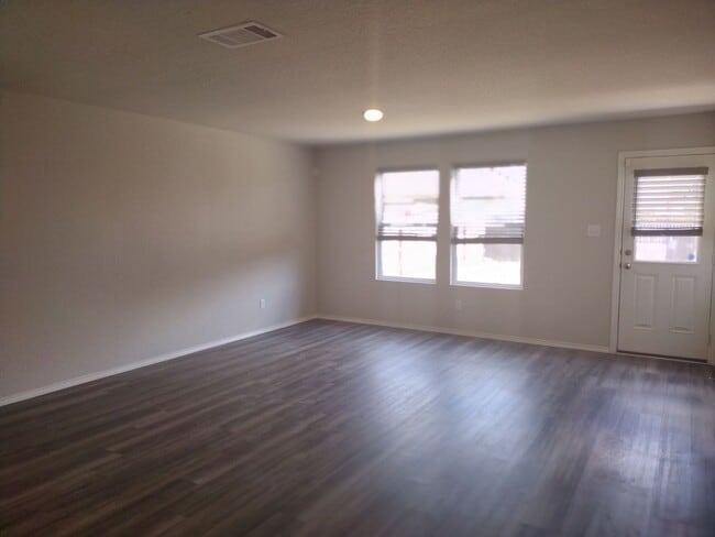 Building Photo - Charming 3 bedroom in Republic Creek!