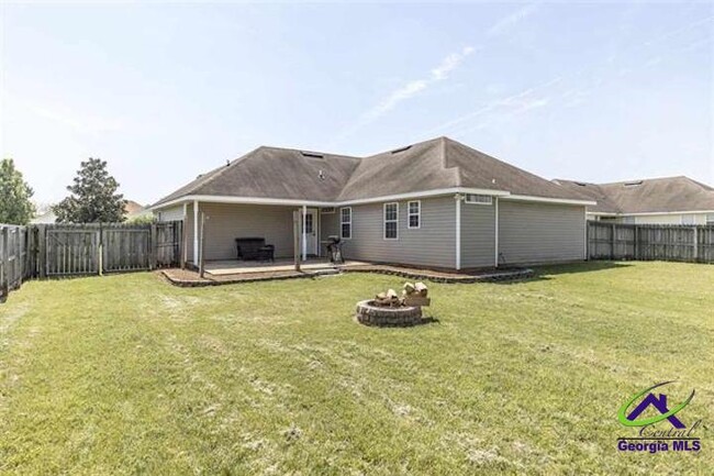 Building Photo - 104 Brittland Dr