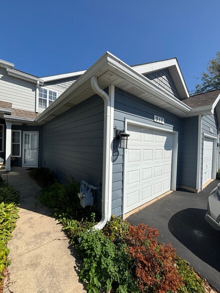 Primary Photo - 517 Woodcrest Dr