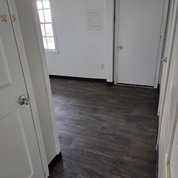 Building Photo - 1411 NW Carden Ave