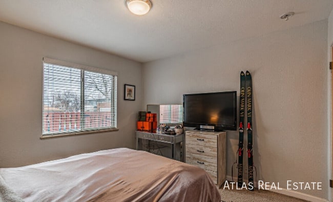 Building Photo - 2424 W 35th Ave