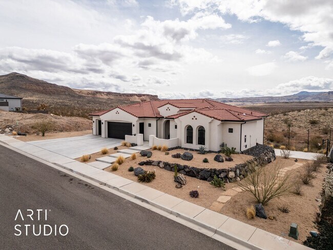 Building Photo - Beautiful 6 Bedroom 4.5 Bathroom Home in D...