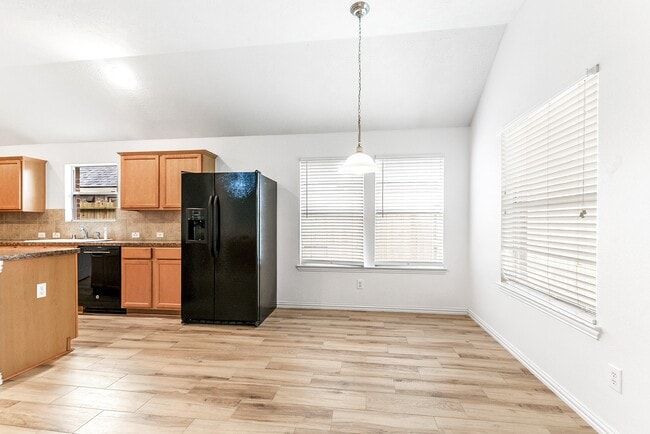 Building Photo - 28259 Daystrom Ln