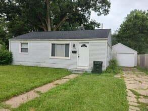 Building Photo - 3 bed 1 bath home in the Riverside/Keller park area