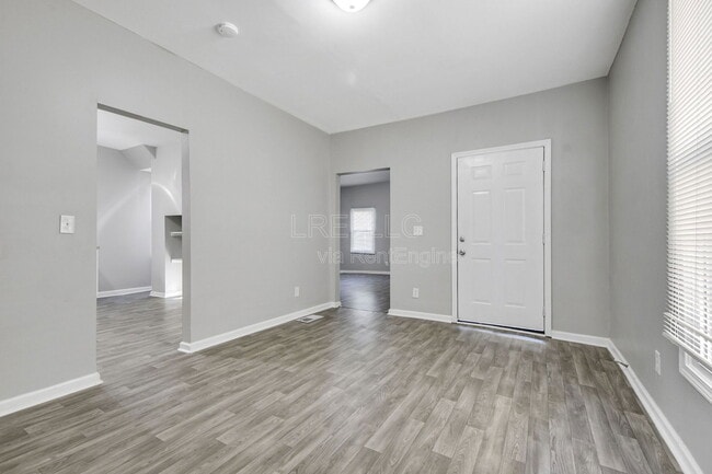 Building Photo - 2922 Duncan St