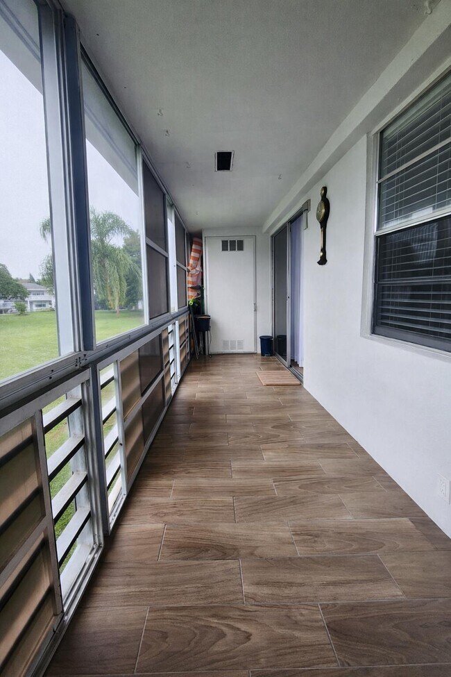 Building Photo - 124 Oakridge H