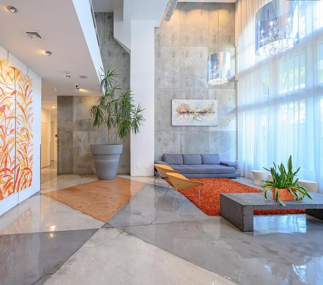 Building Photo - 234 NE 3rd St