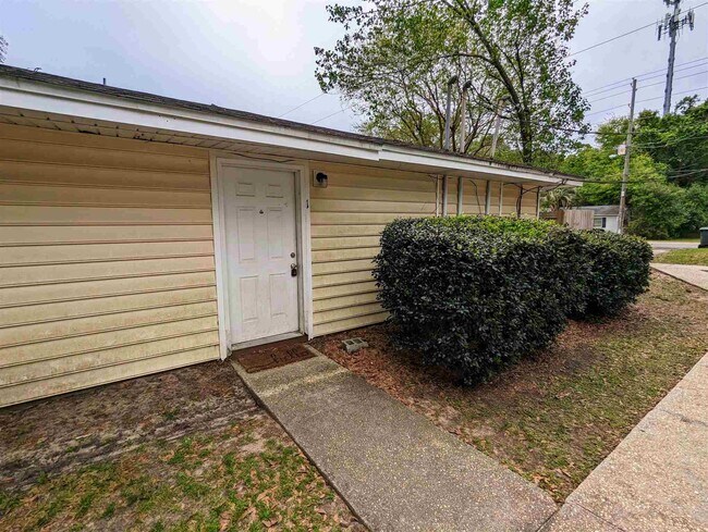 Building Photo - 7002 Lanier Dr