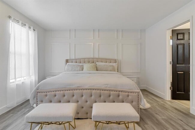 Building Photo - 16748 Lazy Breeze Loop