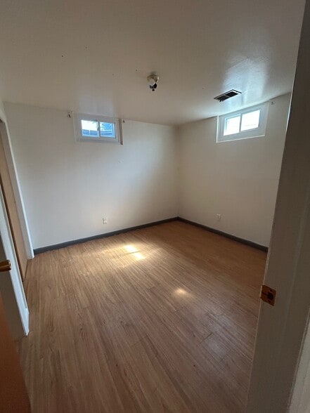 Building Photo - 1207 S Gray St