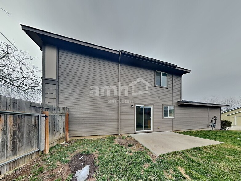 Building Photo - 10062 W Rustica St