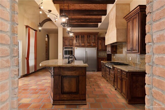 Building Photo - 2304 Antigua Dr