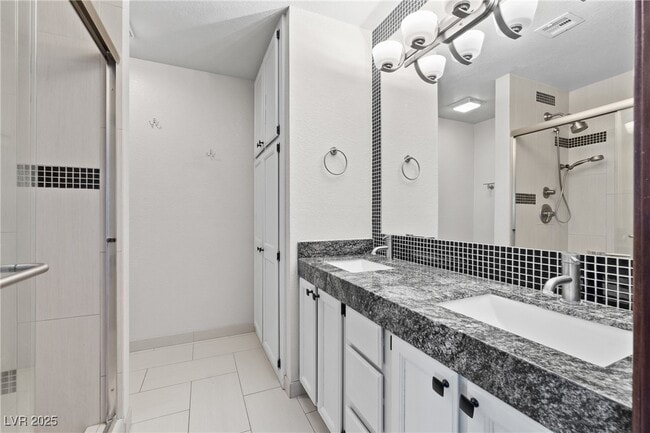Building Photo - 3963 Tudur Ln
