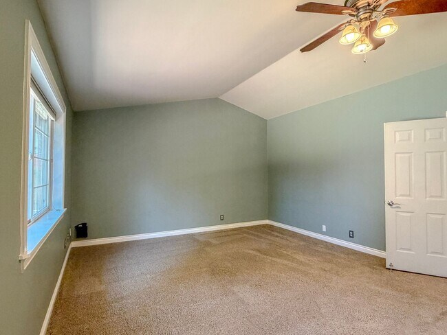 Building Photo - Lovely 4bd/2bth Haller Lake Home in North Seattle, $3,995/mo.
